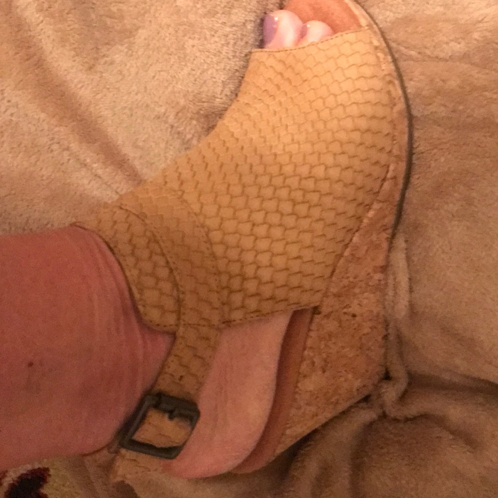 Leather Walking Company 3.5 heel sandal.